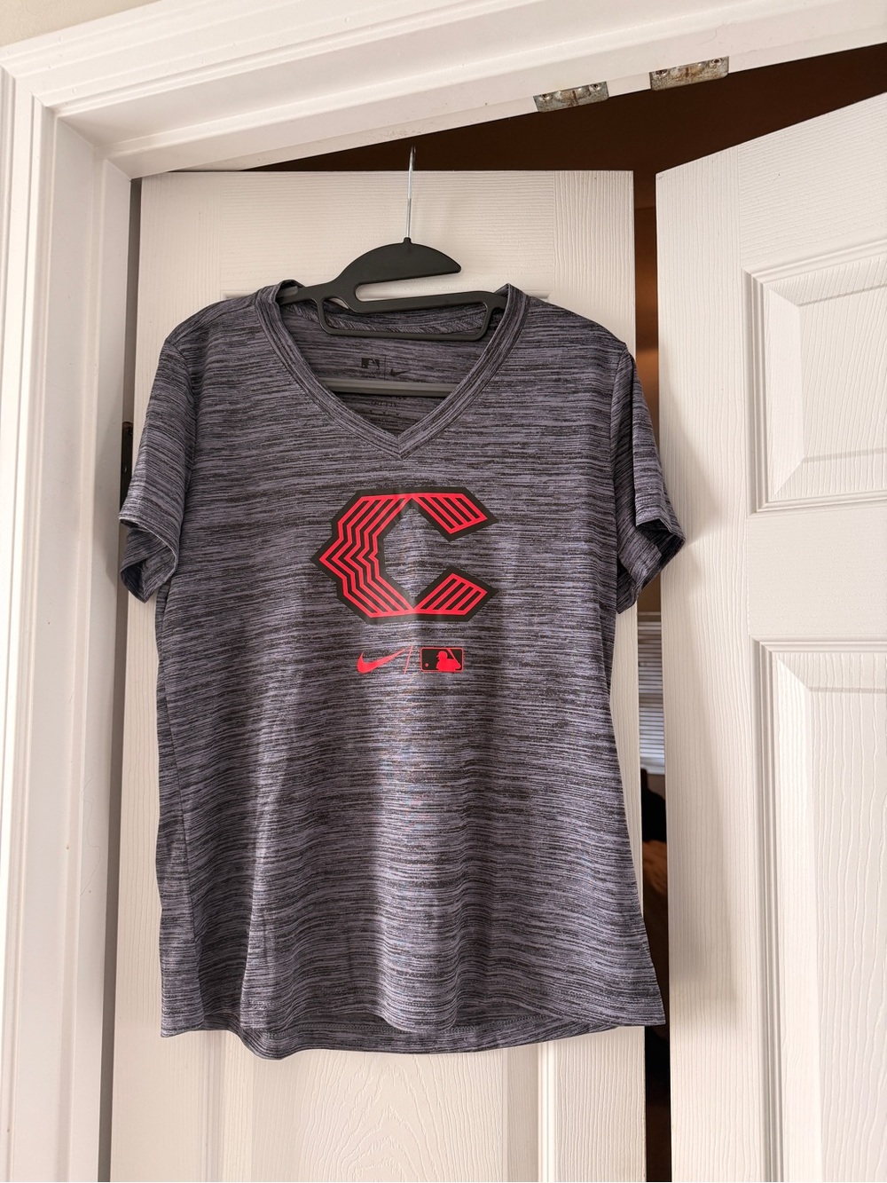 Women’s Cincinnati Reds Tee